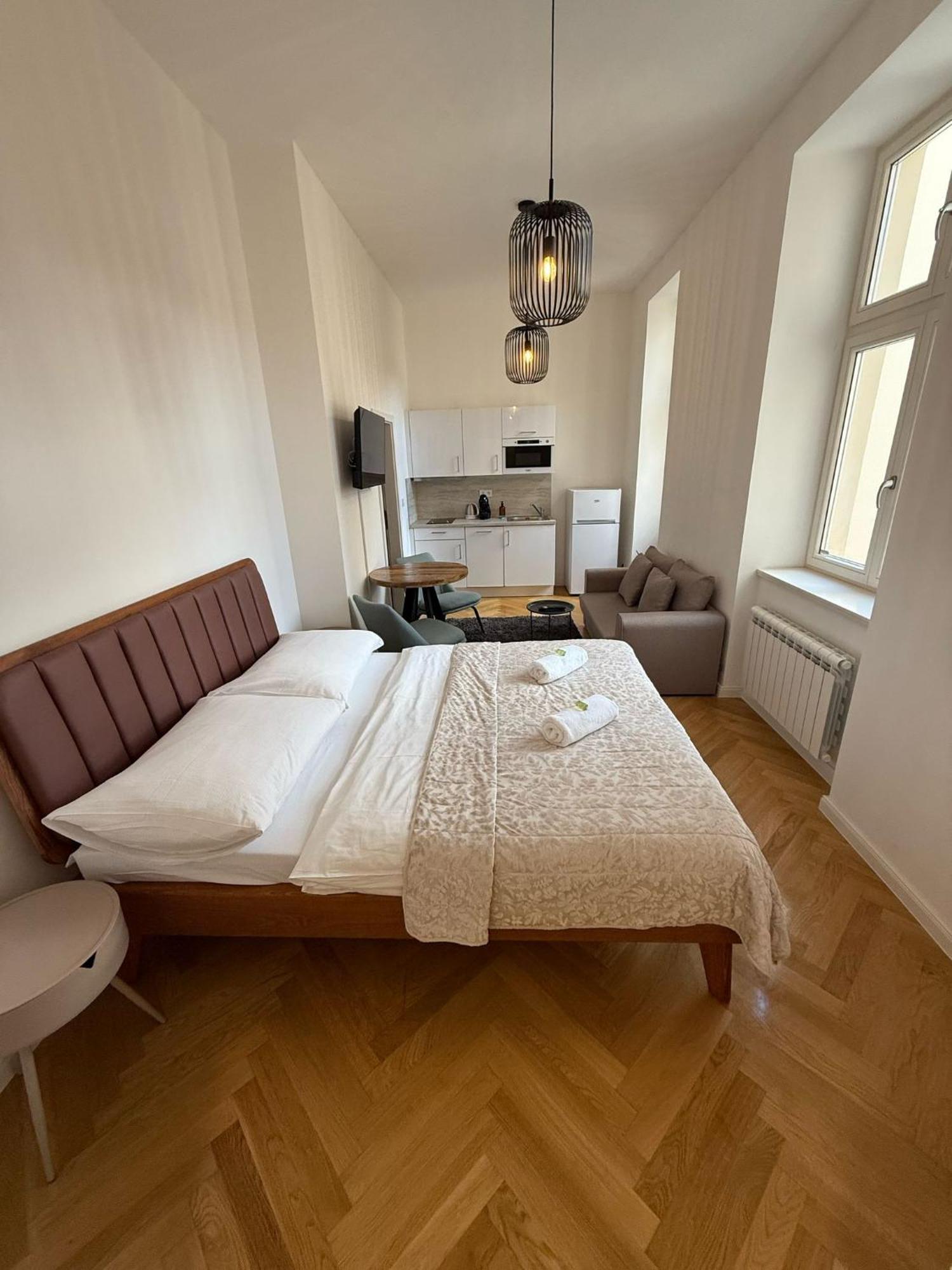 Rasinovo Nabrezi - Riverside Aparthotel Praha
